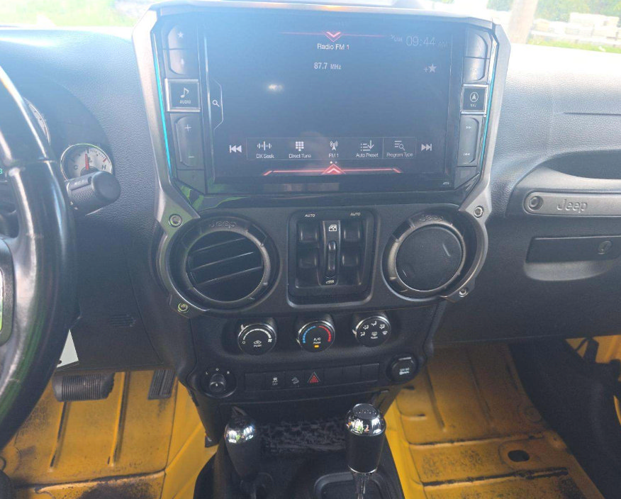 Used 2015 Jeep Wrangler Unlimited Sport w/ Quick Order Package 24S AWD/4WD image 6