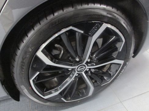 Used 2024 Nissan Altima 2.5 SR FWD image 12