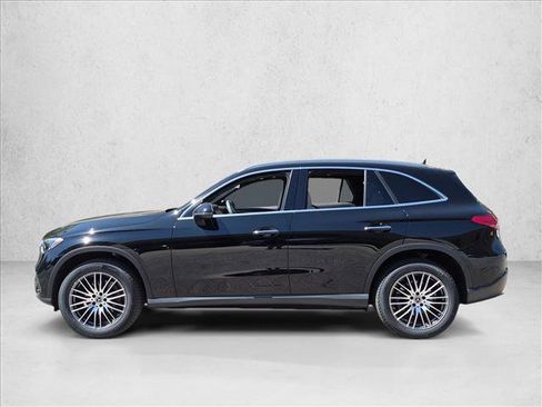 Certified 2024 Mercedes-Benz GLC 300 4MATIC image 2