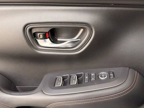 Used 2025 Honda HR-V Sport image 32