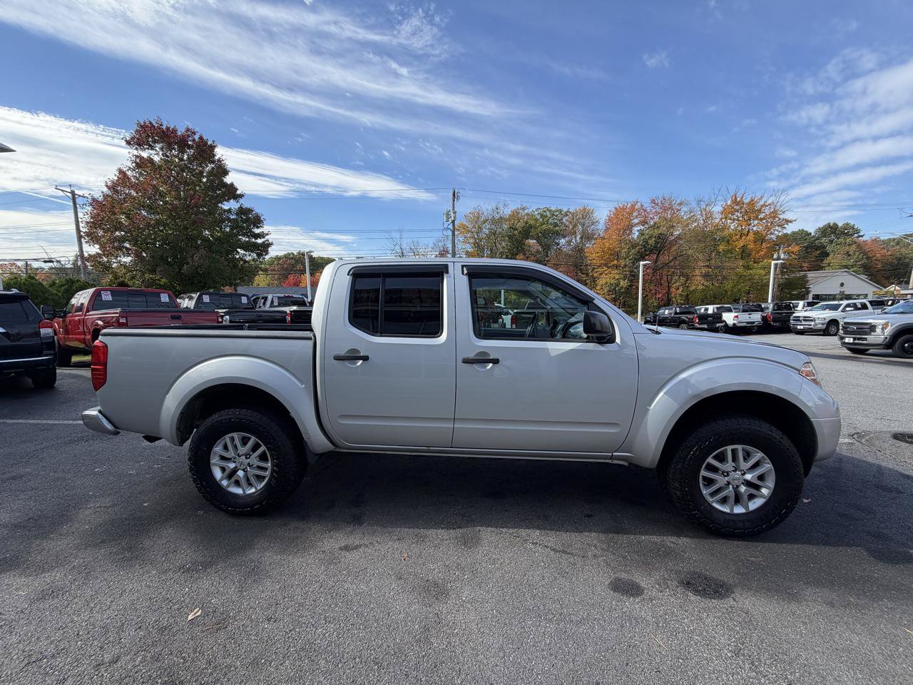 Used 2016 Nissan Frontier SV AWD/4WD image 5