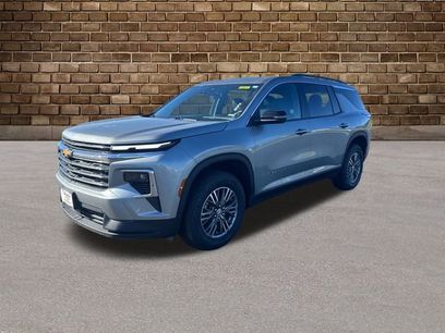 Used 2025 Chevrolet Traverse LT