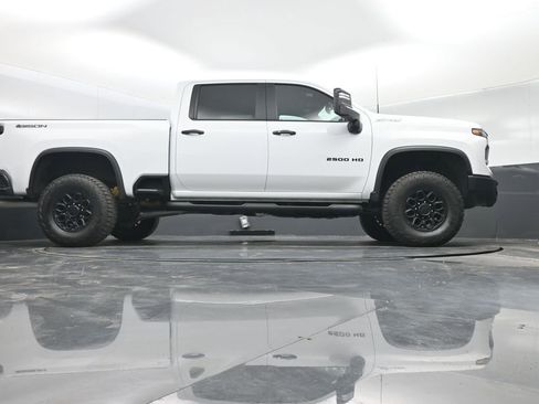 Used 2024 Chevrolet Silverado 2500 ZR2 w/ ZR2 Bison Edition AWD/4WD image 39