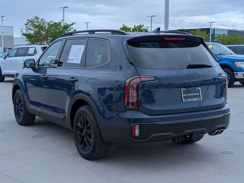 Used 2025 Kia Telluride AWD image 3