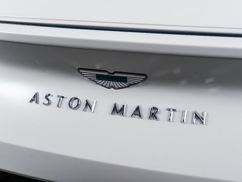 Used 2025 Aston Martin DB12 Coupe image 14
