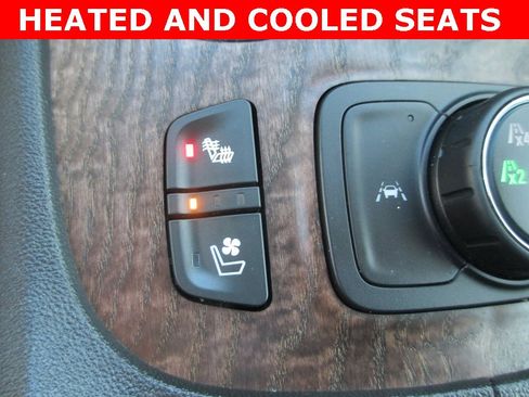 Certified 2023 GMC Acadia Denali w/ Denali Ultimate Package image 17