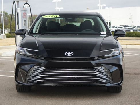 Used 2026 Toyota Camry Hybrid image 24