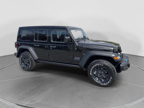 Used 2023 Jeep Wrangler Unlimited w/ Sun & Screen Package AWD/4WD image 6