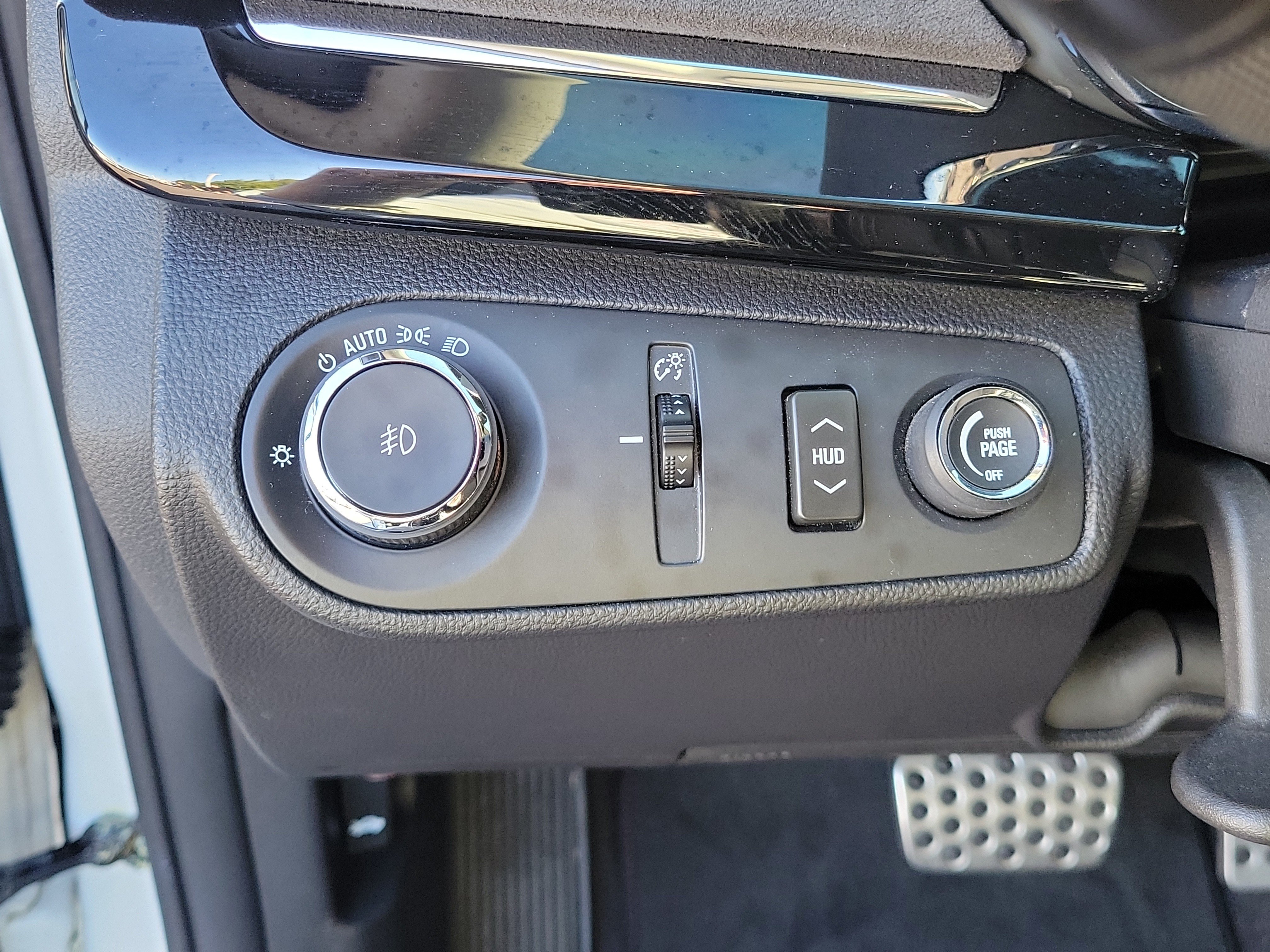 Used 2015 Chevrolet SS RWD image 20
