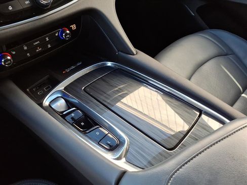 Used 2023 Buick Enclave Essence w/ Experience Buick Package image 9