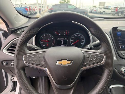 Used 2025 Chevrolet Malibu LT FWD image 22