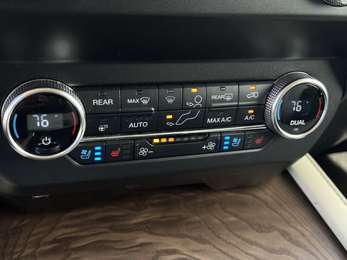 Used 2020 Ford Expedition Max Platinum image 28