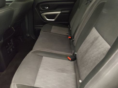 Used 2021 Nissan Titan SV w/ SV Convenience Package AWD/4WD image 18