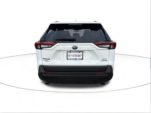 Used 2024 Toyota RAV4 XLE AWD/4WD image 4