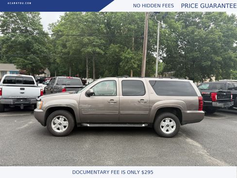 Used 2011 Chevrolet Suburban LT w/ Luxury Package AWD/4WD image 2