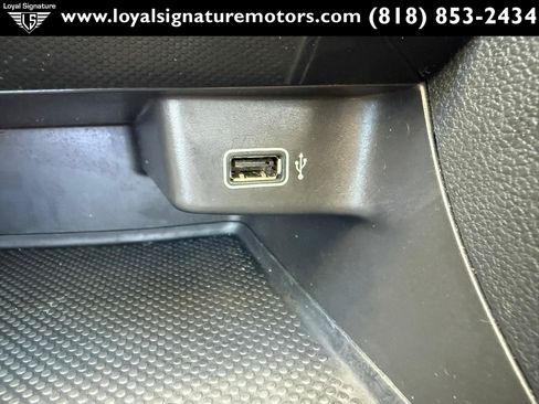 Used 2019 Volkswagen Jetta SEL FWD image 28