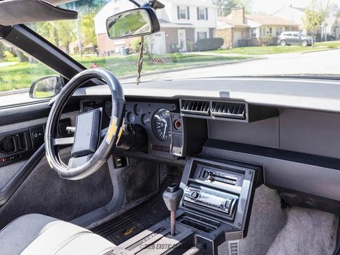 Used 1989 Chevrolet Camaro LT RWD image 36