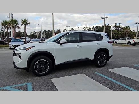New 2026 Nissan Rogue SV image 24