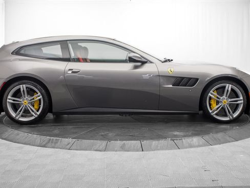 Used 2018 Ferrari GTC4Lusso AWD/4WD image 2
