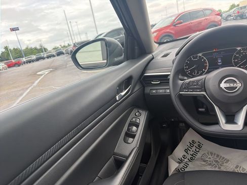 Used 2025 Nissan Altima 2.5 SV FWD image 20