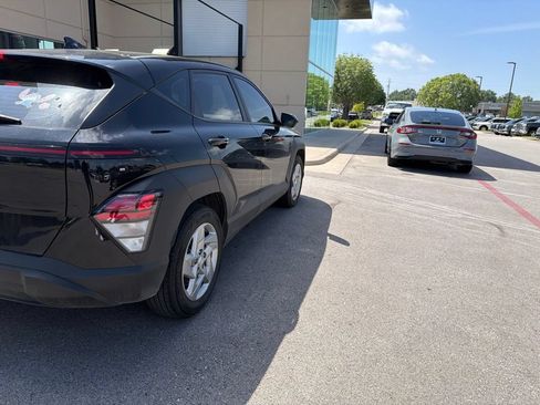 Certified 2025 Hyundai Kona SE FWD image 6