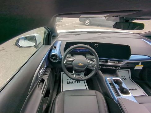 New 2026 Chevrolet Equinox EV LT FWD image 38