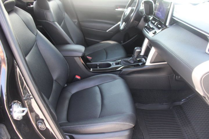 Certified 2023 Toyota Corolla Cross XLE w/ Convenience Package FWD image 21