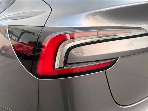 Used 2025 Tesla Model 3 Long Range RWD image 30