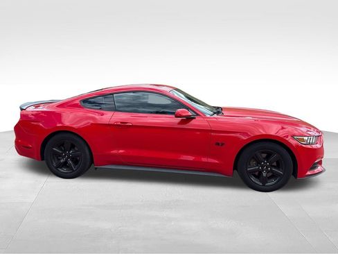 Used 2015 Ford Mustang Coupe RWD image 9