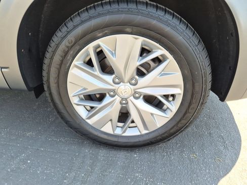 Used 2021 Hyundai Nexo Blue FWD image 11