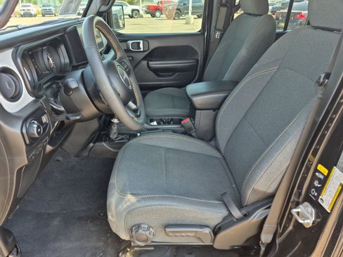 Used 2024 Jeep Wrangler Unlimited Sport AWD/4WD image 17