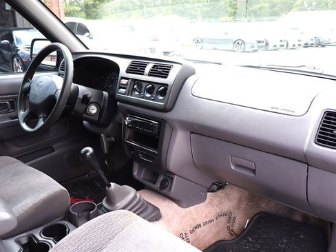Used 2000 Nissan Frontier XE RWD image 22