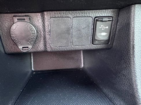 Used 2016 Toyota Corolla LE FWD image 24