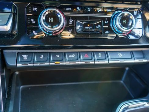 Used 2024 GMC Sierra 2500 AT4 w/ AT4 Preferred Package image 31