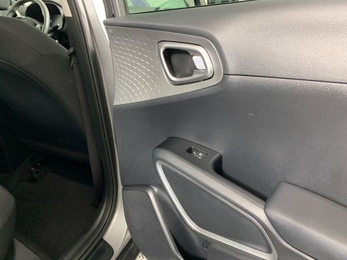 Used 2023 Kia Soul LX w/ Option Group 015 FWD image 36