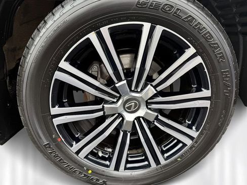 Used 2019 Lexus LX 570 4WD w/ Luxury Package image 12