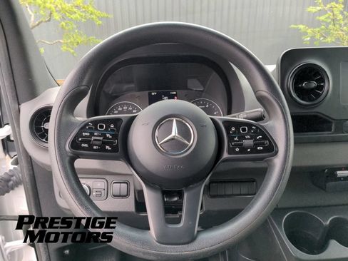 Used 2022 Mercedes-Benz Sprinter 2500 w/ Parking Package image 17