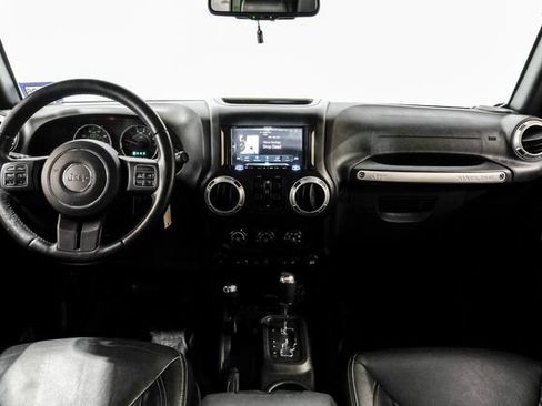 Used 2016 Jeep Wrangler Unlimited Sahara w/ Dual Top Group AWD/4WD image 24