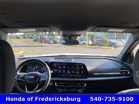 Used 2025 Chevrolet Traverse LT w/ Enhanced Driving Package FWD image 47