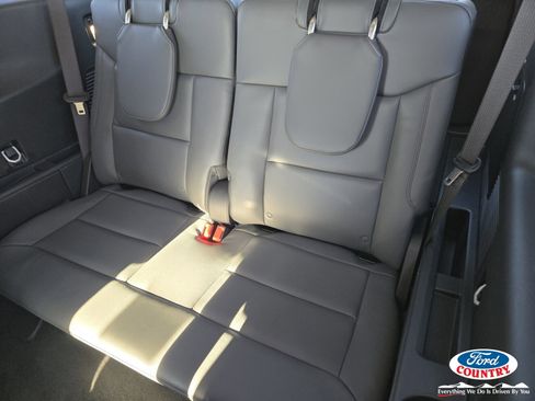 New 2026 Ford Explorer Active w/ Active Comfort Package image 8