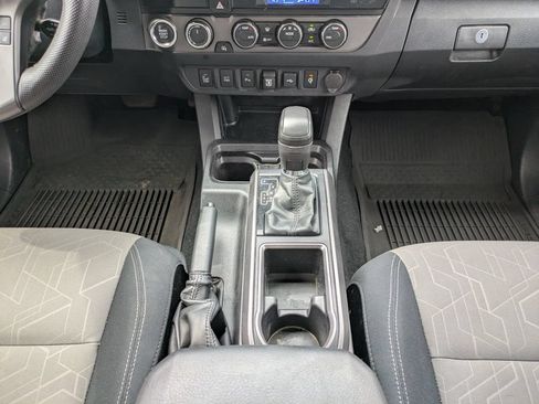 Used 2023 Toyota Tacoma TRD Off-Road w/ Technology Package AWD/4WD image 20