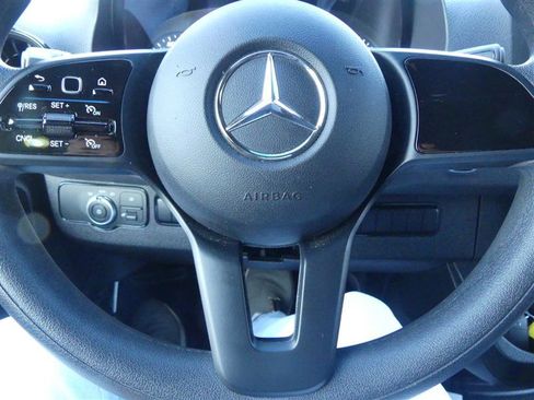 Used 2023 Mercedes-Benz Sprinter 1500 image 12