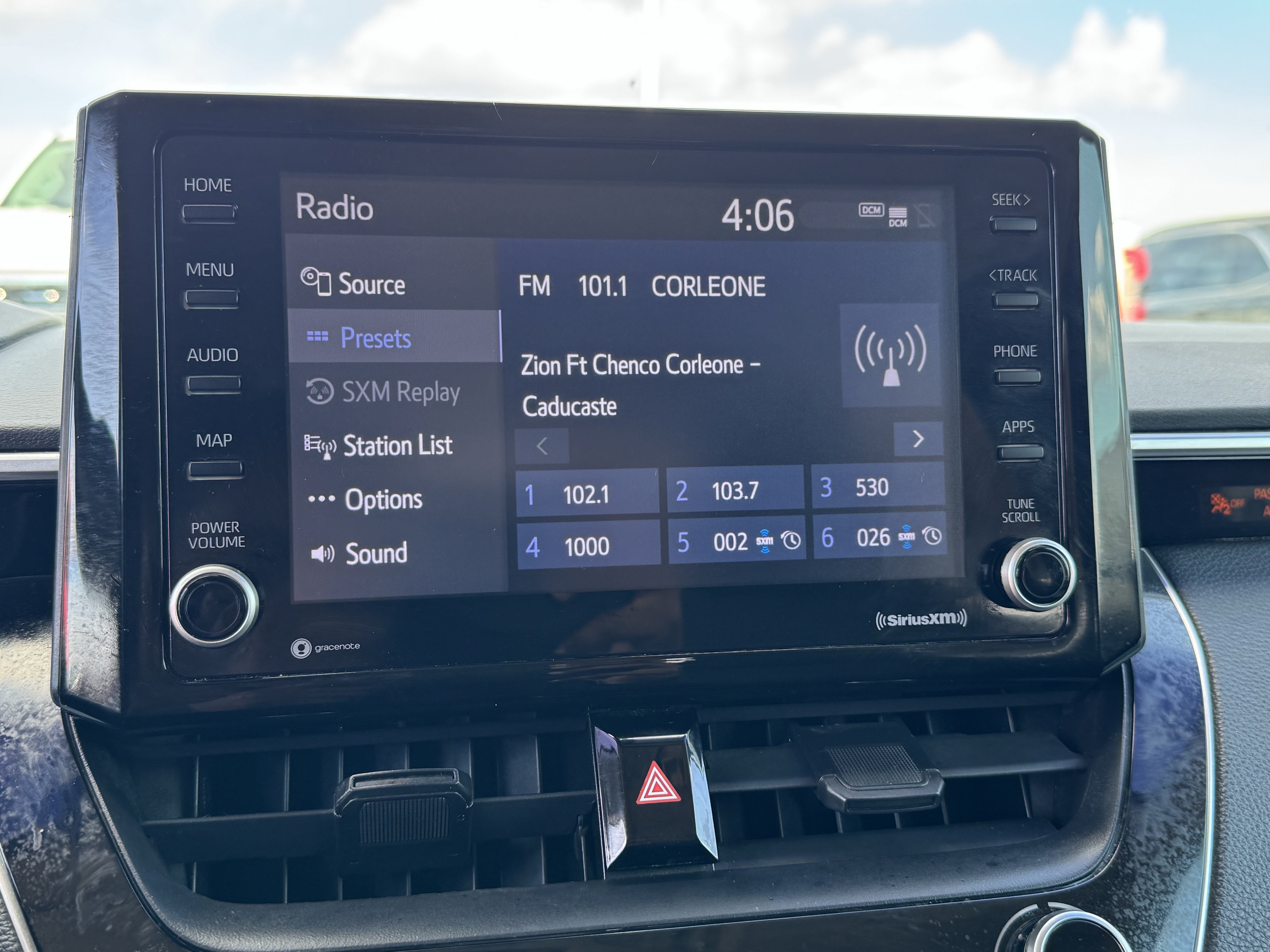 Used 2022 Toyota Corolla LE FWD image 27
