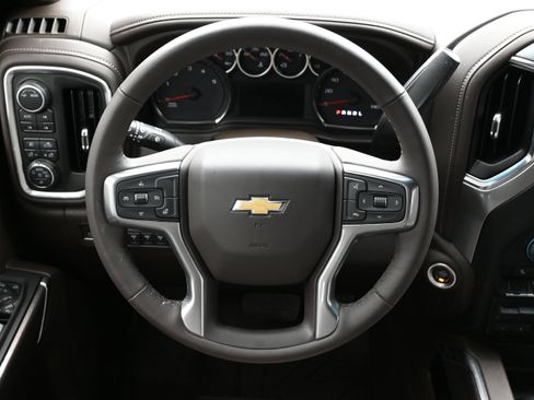 Used 2022 Chevrolet Silverado 3500 LTZ w/ LTZ Convenience Package AWD/4WD image 15