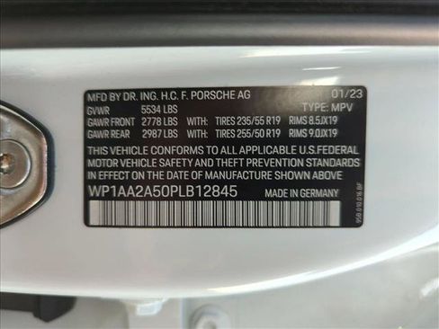 Used 2023 Porsche Macan AWD/4WD image 15