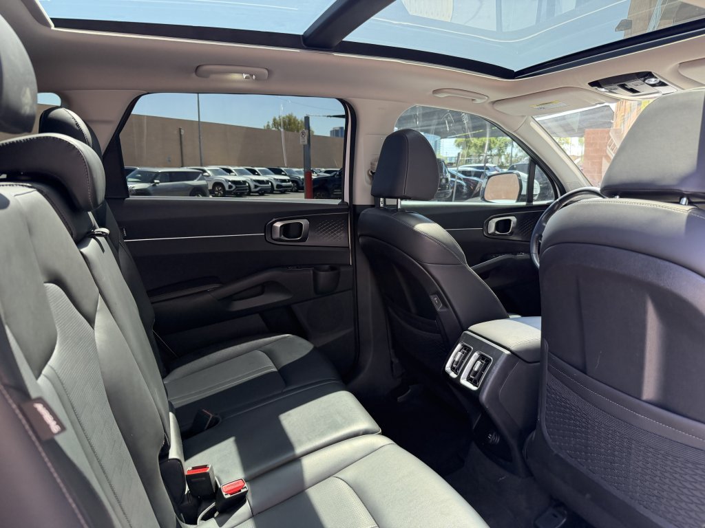Used 2025 Kia Sorento S w/ Panoramic Sunroof Package FWD image 36
