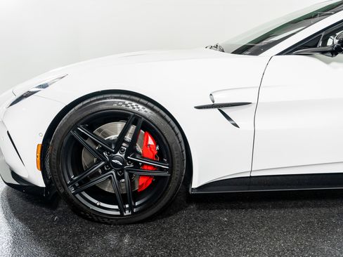 Used 2025 Aston Martin V8 Vantage Coupe image 11