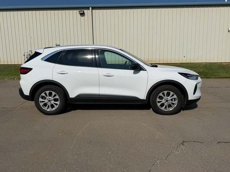 Used 2024 Ford Escape Active AWD/4WD image 3