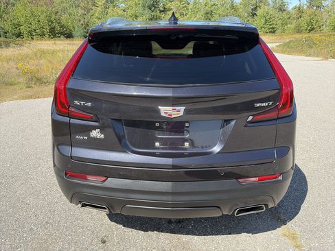 Used 2022 Cadillac XT4 Luxury w/ Cold Weather Package AWD/4WD image 6