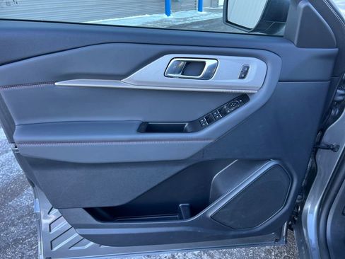 Certified 2025 Ford Explorer Active w/ Active Comfort Package image 12